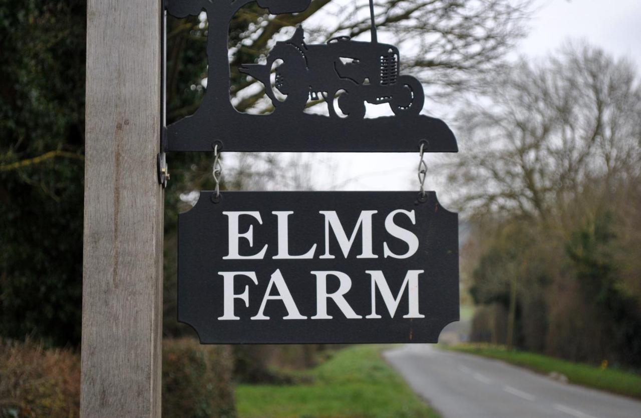 Elms Farm Villa Alderton  Exteriör bild
